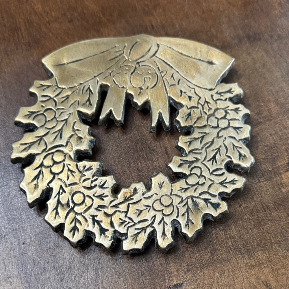 Vintage Penco Solid Brass Christmas Wreath Trivet Hot Plate